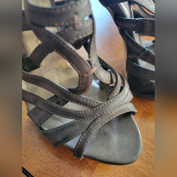 Shi by Journeys strappy  platform spike heels - Picture 2 of 16